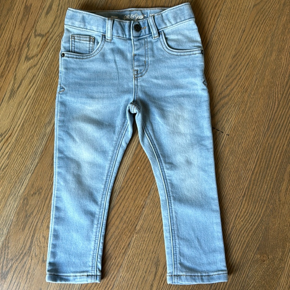 Cat & Jack Skinny Jeans, light wash. EUC size 3T